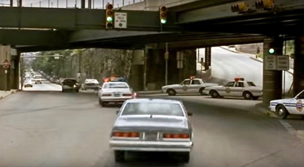 scene from the film "Striking Distance" of city streets in Pittsburgh, PA