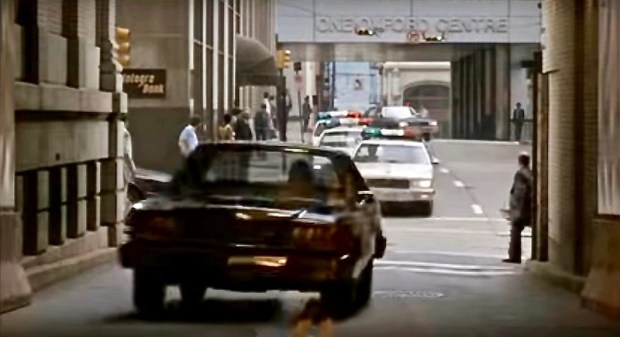 scene from the film "Striking Distance" of downtown street in Pittsburgh, PA