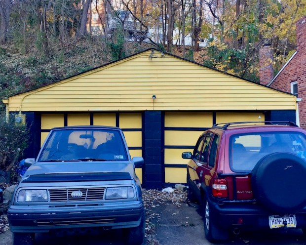 2-car garage painted black and gold, Pittsburgh, PA