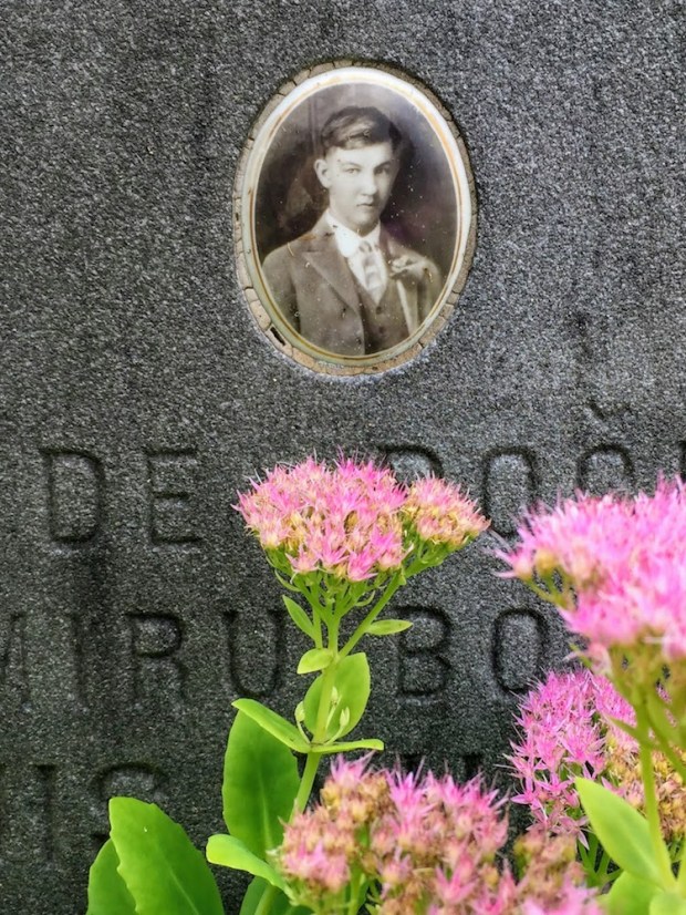gravestone with ceramic inset photograph, Beaver Cemetery