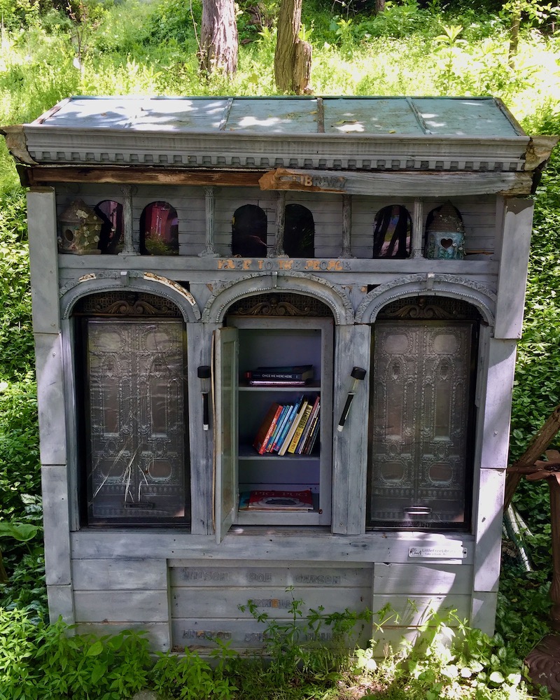little free library modeled on Pittsburgh's Carnegie Library
